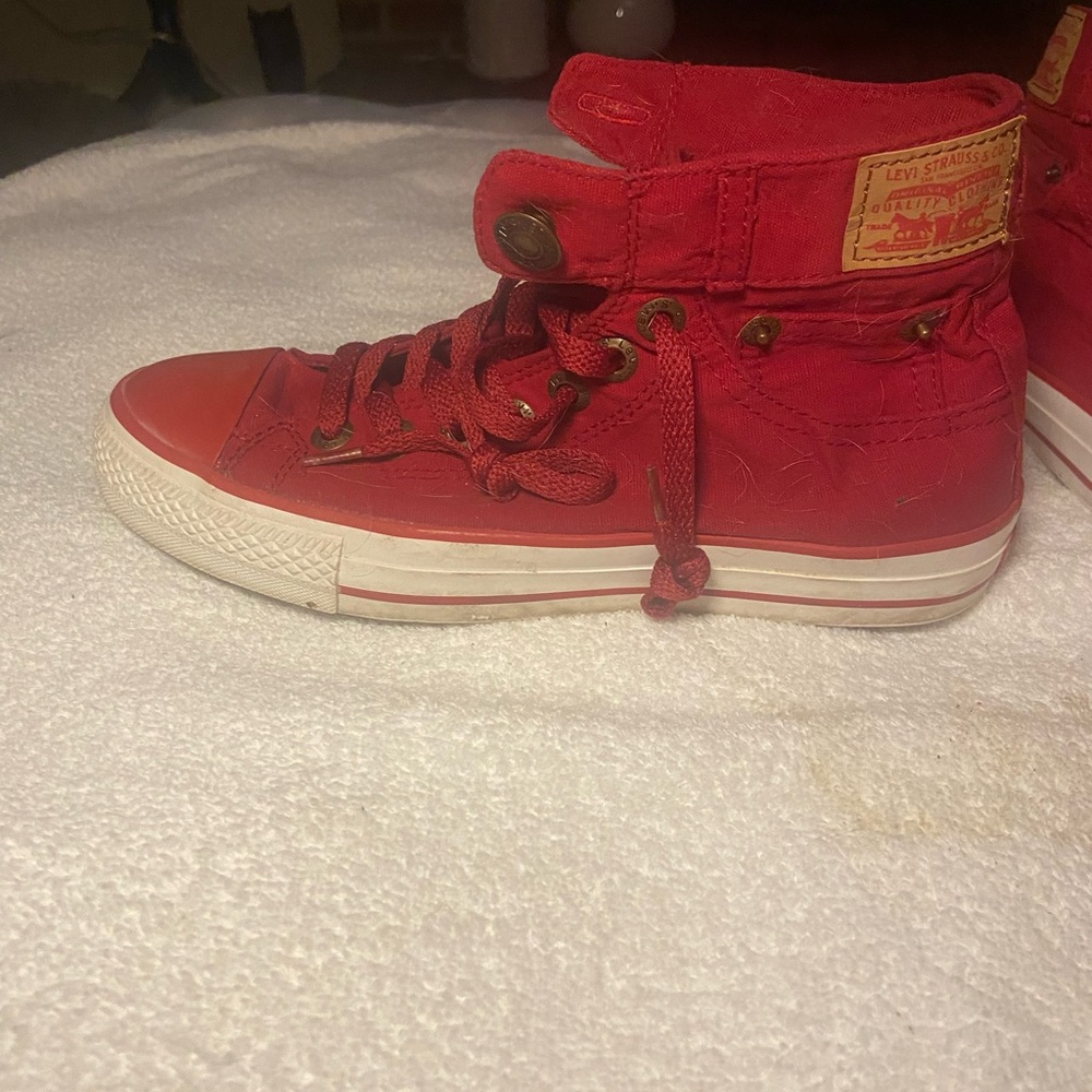 Levi’s Hi-Tops Red Size 6